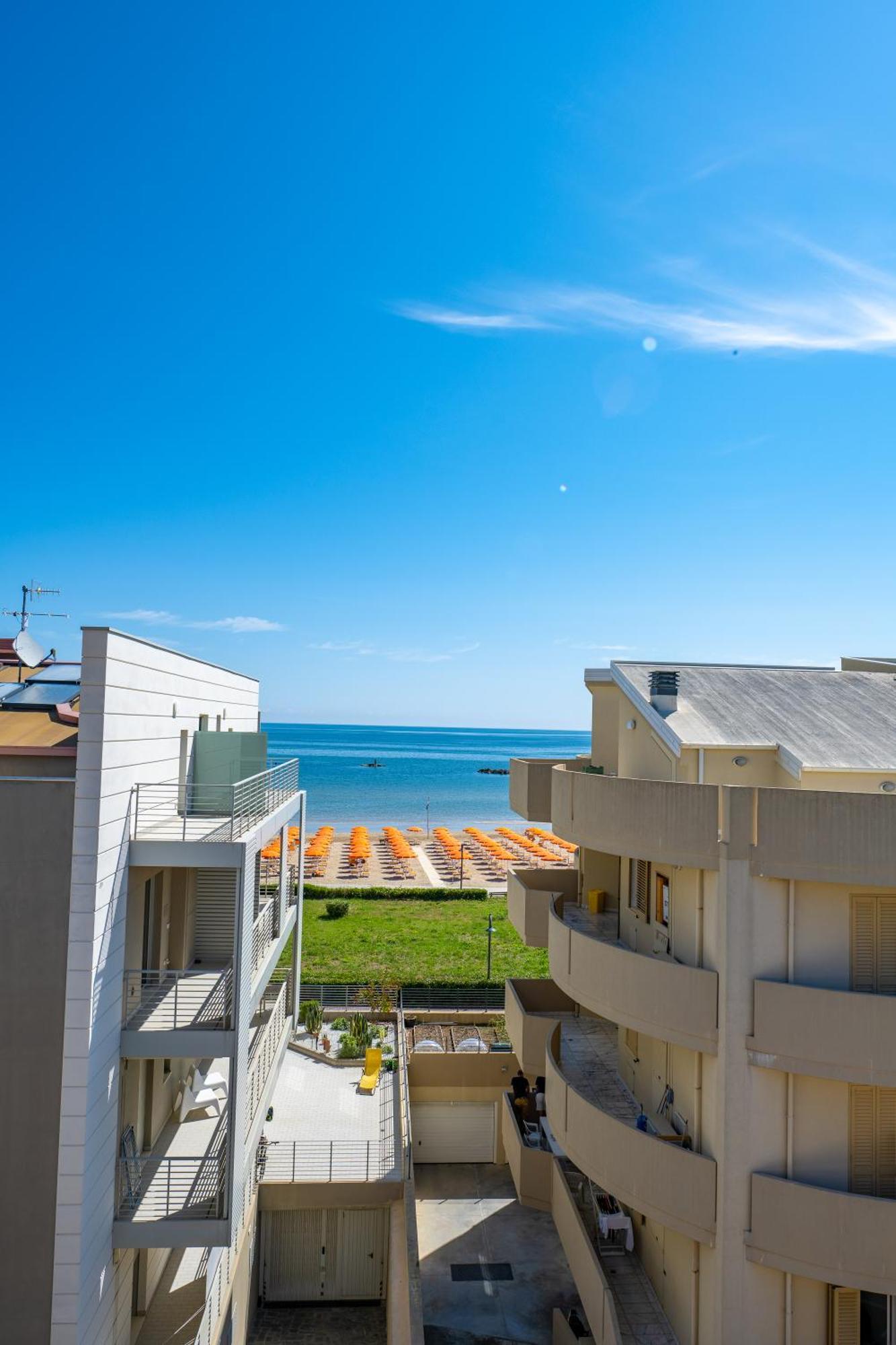 Di Matteo Hotel Roseto Degli Abruzzi Extérieur photo