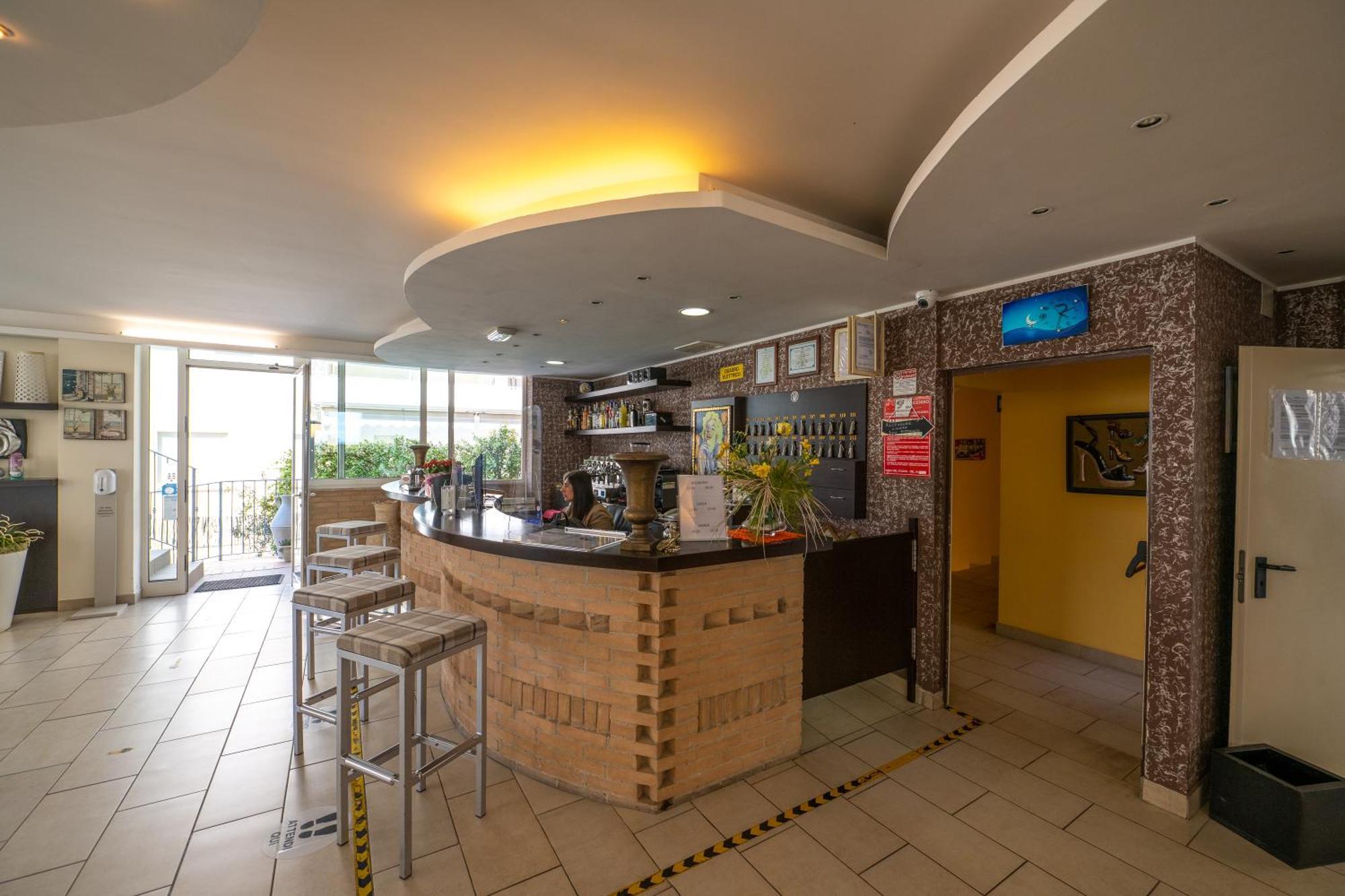 Di Matteo Hotel Roseto Degli Abruzzi Extérieur photo