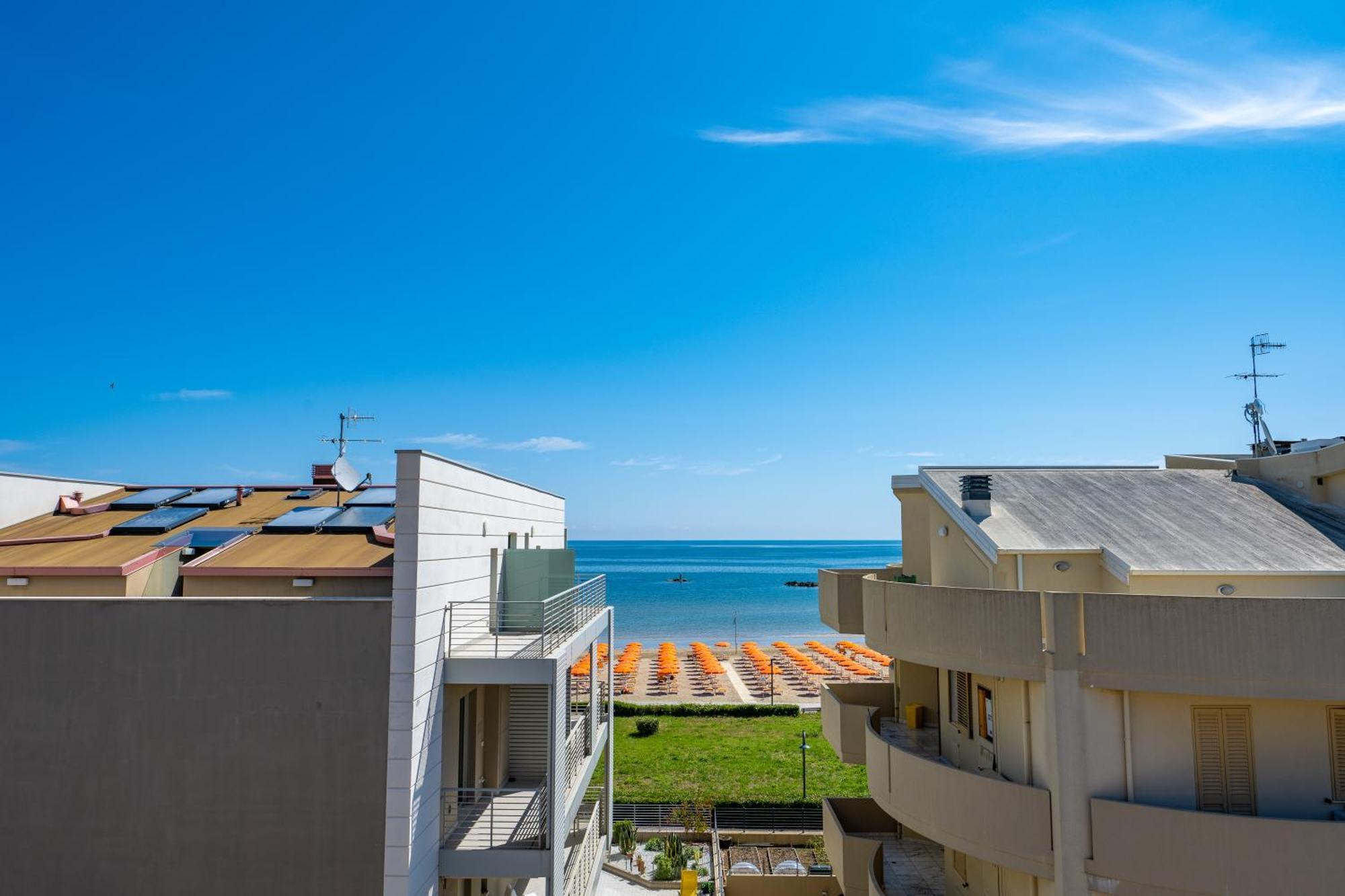 Di Matteo Hotel Roseto Degli Abruzzi Extérieur photo