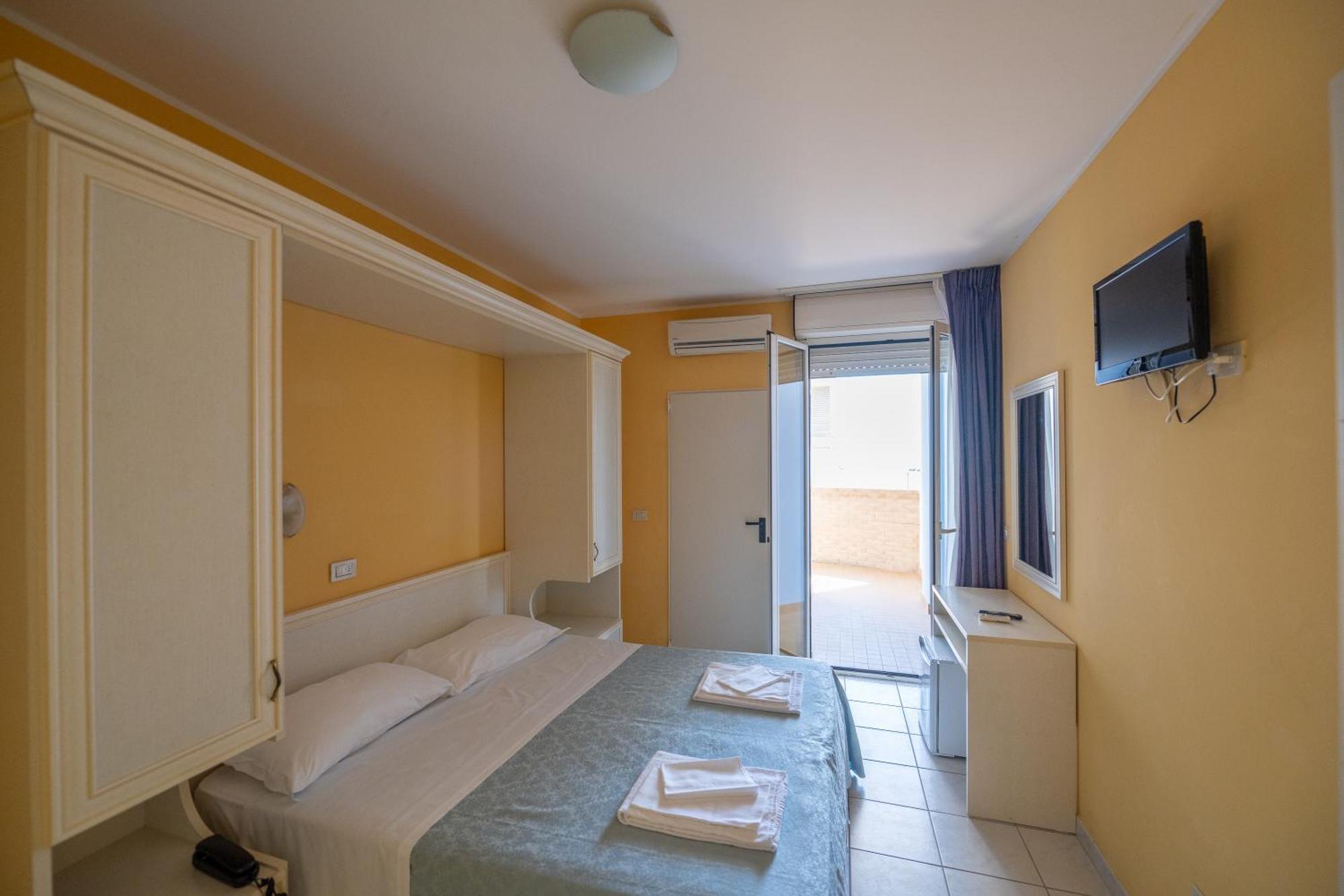 Di Matteo Hotel Roseto Degli Abruzzi Extérieur photo