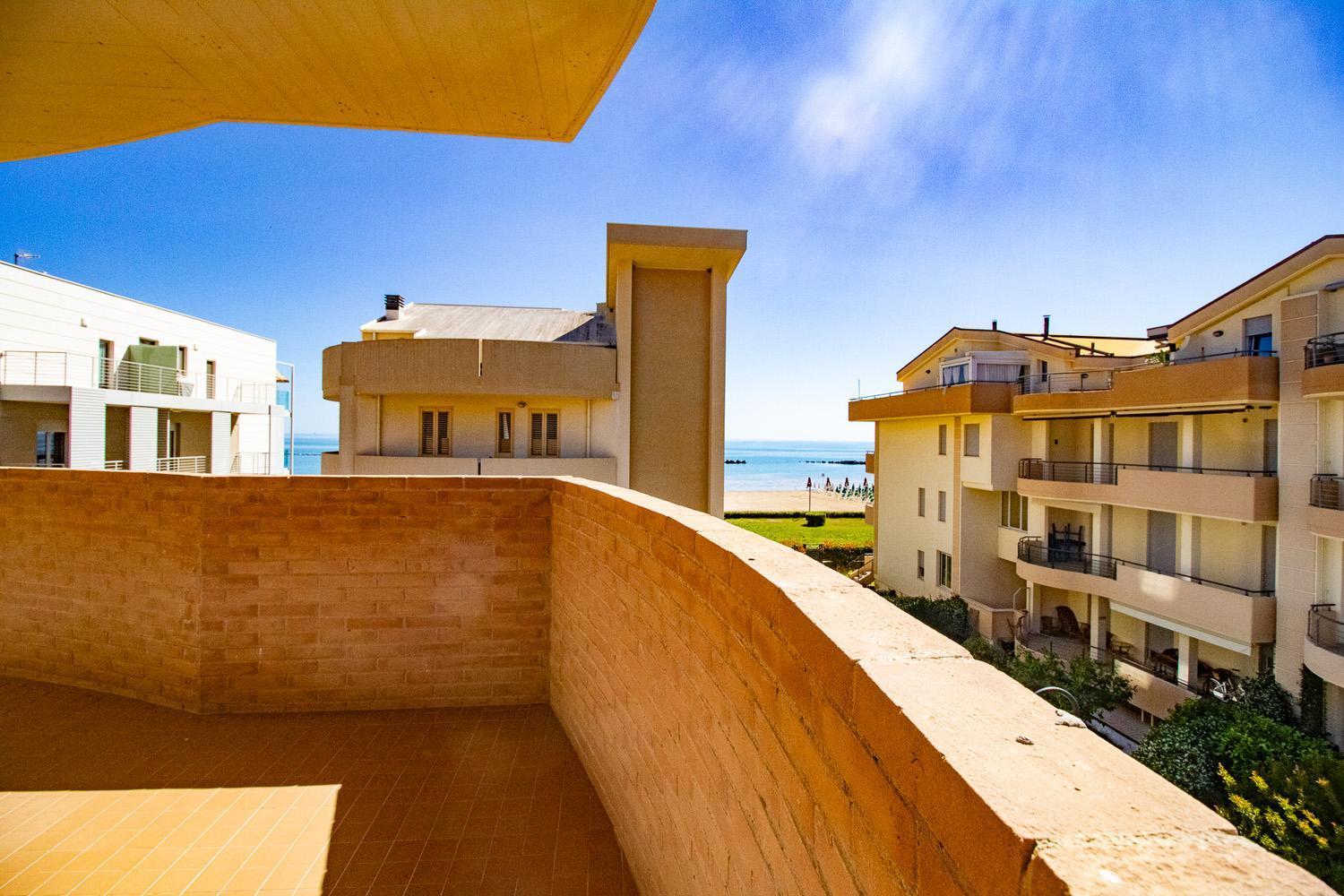 Di Matteo Hotel Roseto Degli Abruzzi Extérieur photo
